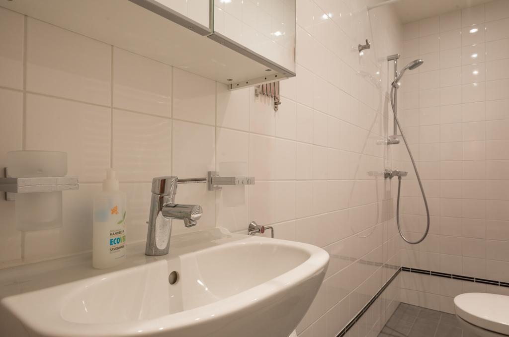 Canal View Amsterdam Apartment Екстер'єр фото